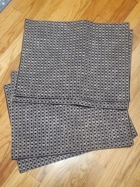 4 Fabric Placemats, Like New